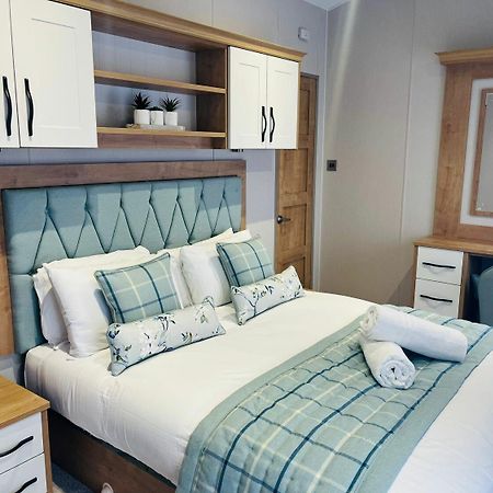 Country Cabin With Hot Tub York Esterno foto