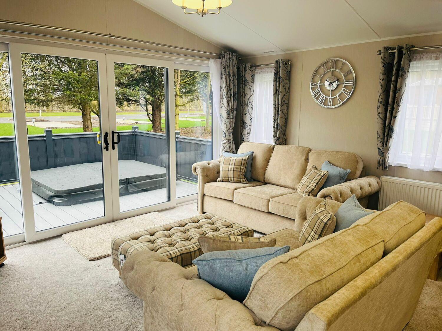 Country Cabin With Hot Tub York Esterno foto