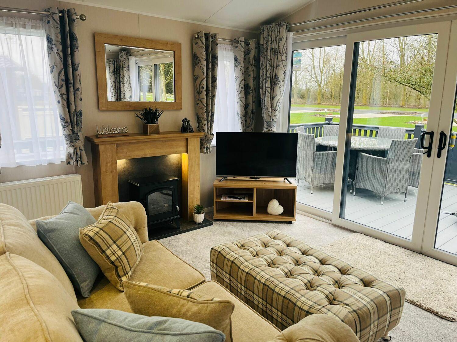 Country Cabin With Hot Tub York Esterno foto